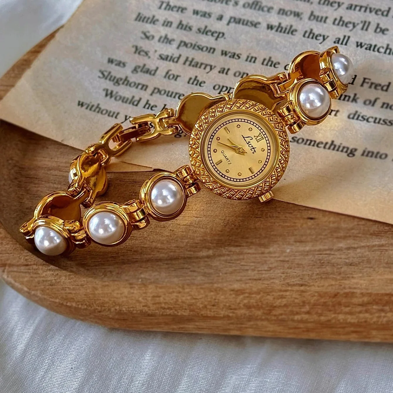 Anara Pearl Elegance Watch - Image 5