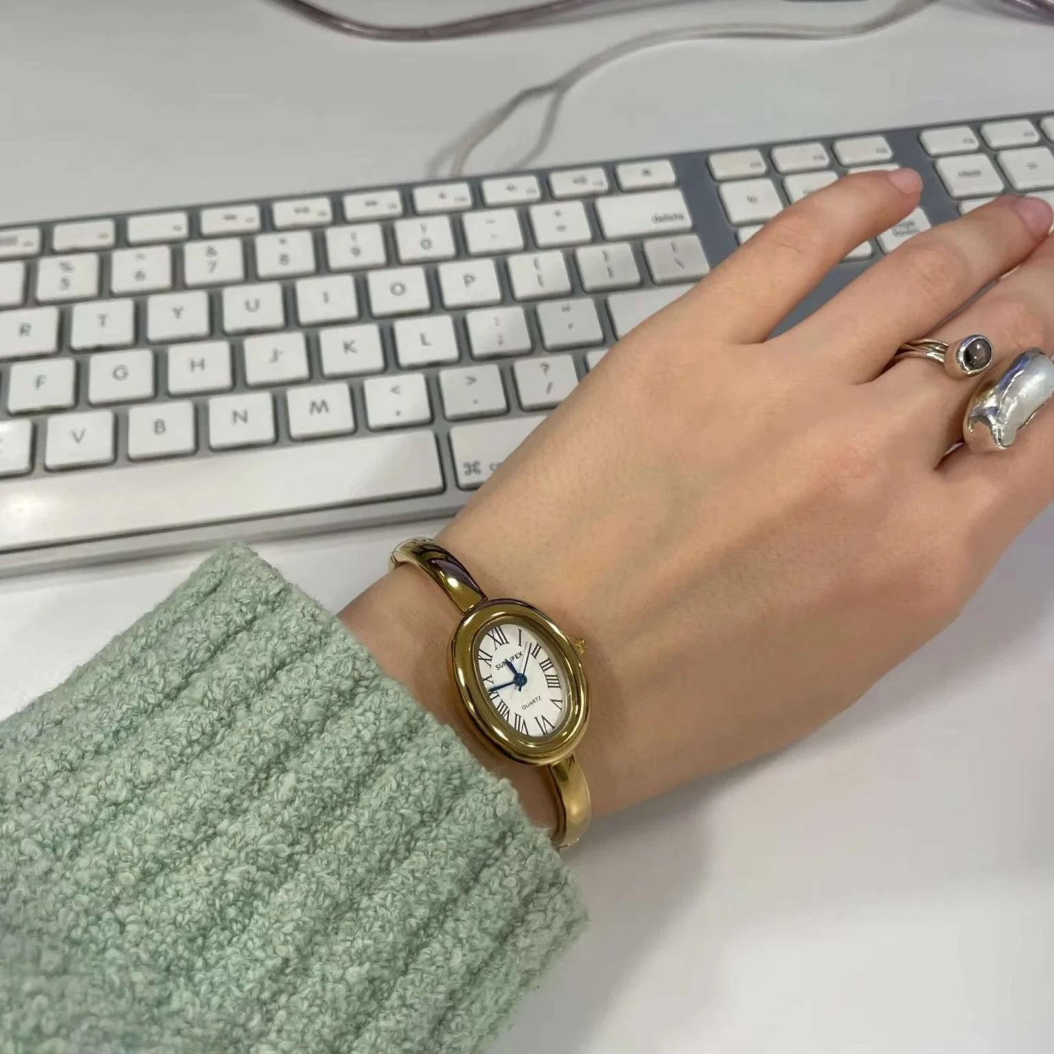 Juliet Vintage Bangle Watch - Image 9